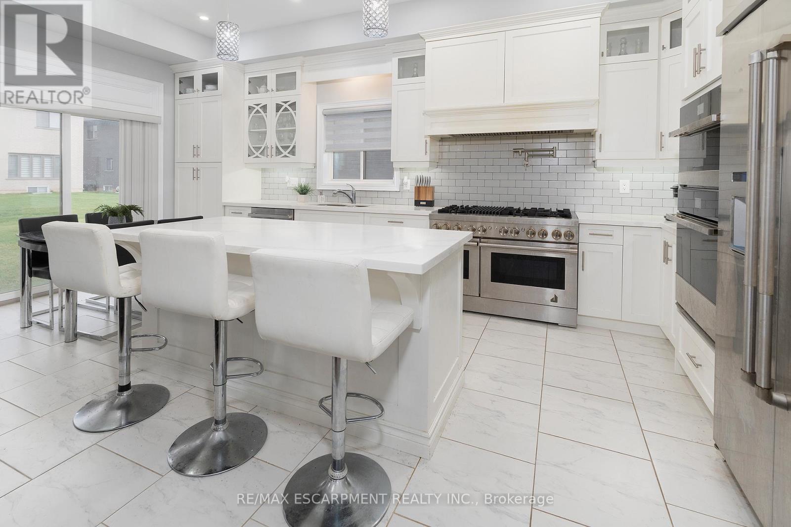 44 Miller Drive, Hamilton, Ontario  L9G 2J1 - Photo 10 - X12845630