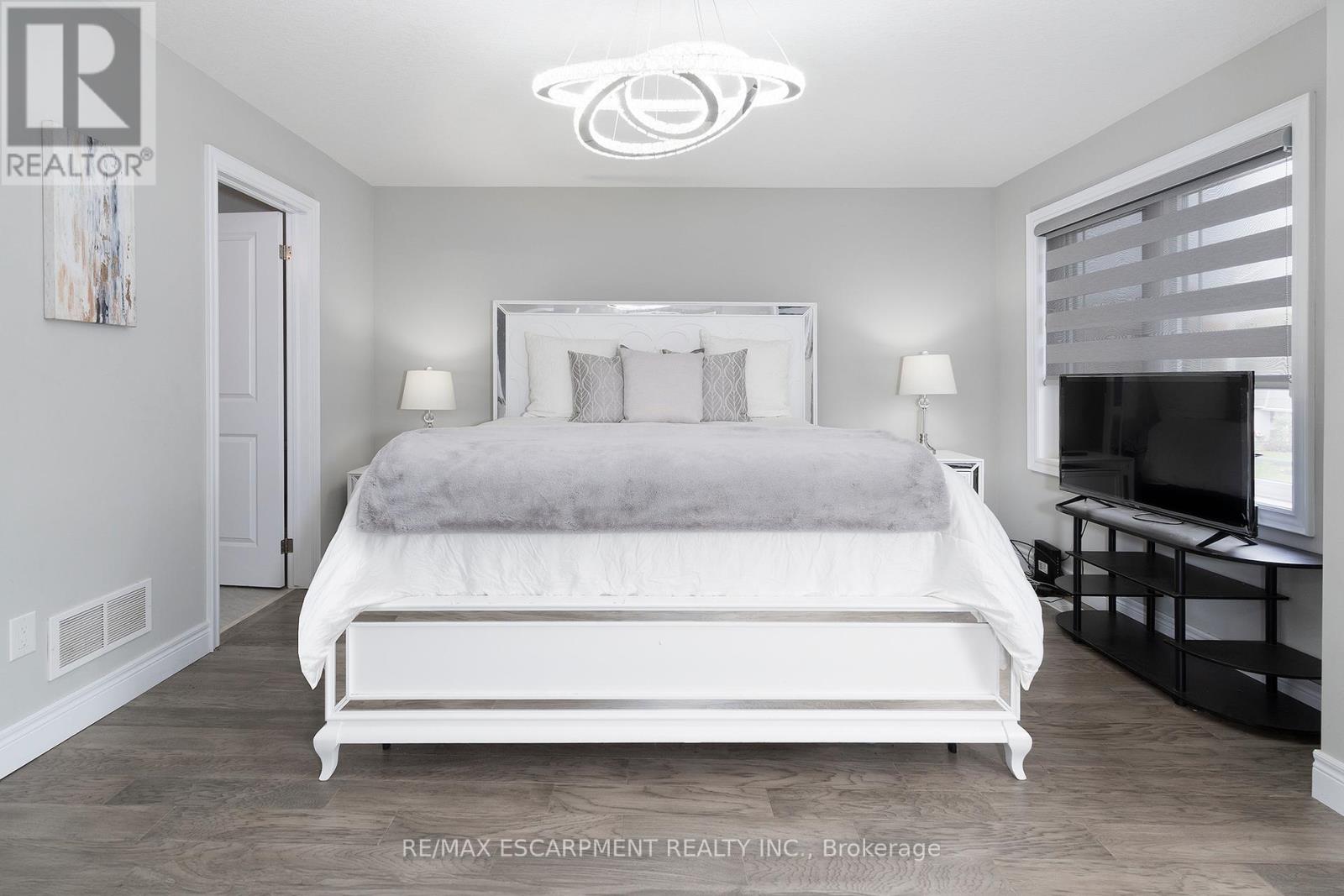 44 Miller Drive, Hamilton, Ontario  L9G 2J1 - Photo 16 - X12845630