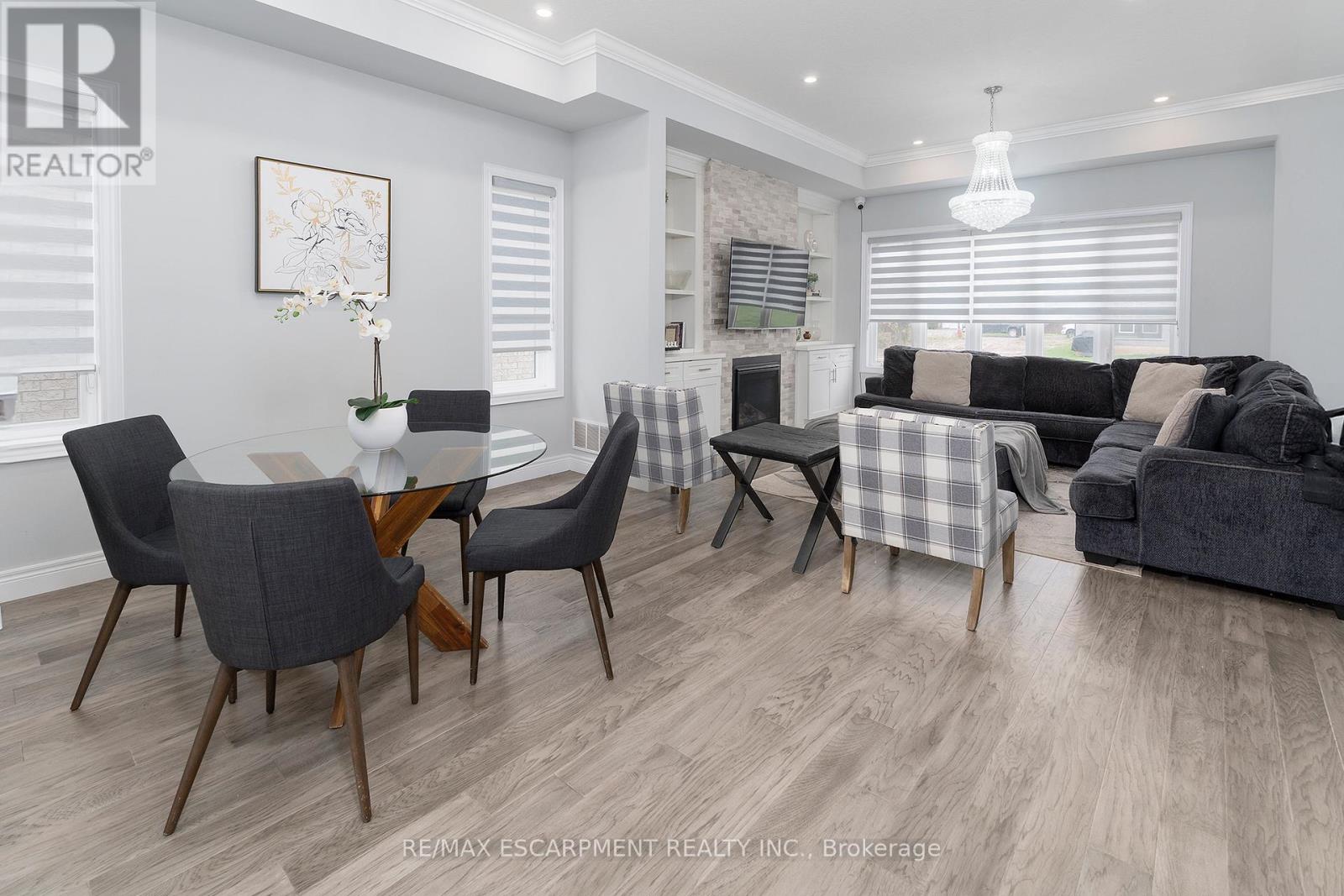 44 Miller Drive, Hamilton, Ontario  L9G 2J1 - Photo 5 - X12845630