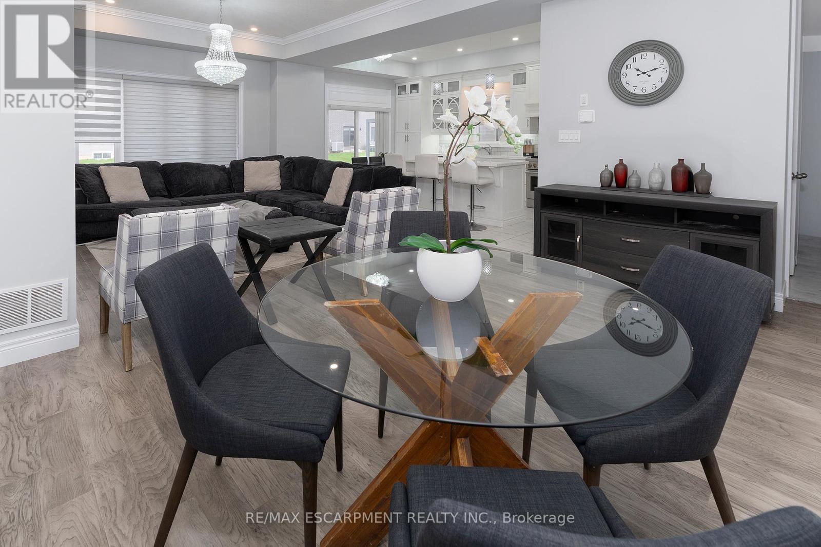 44 Miller Drive, Hamilton, Ontario  L9G 2J1 - Photo 6 - X12845630