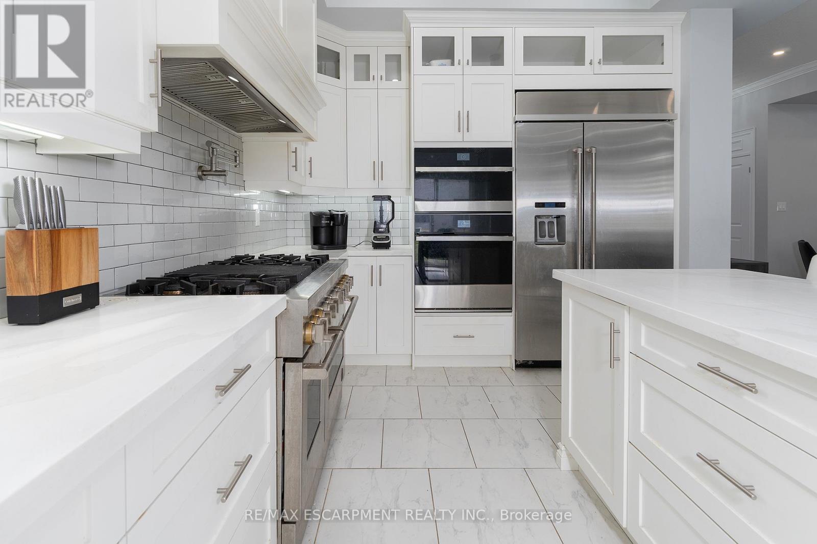 44 Miller Drive, Hamilton, Ontario  L9G 2J1 - Photo 8 - X12845630