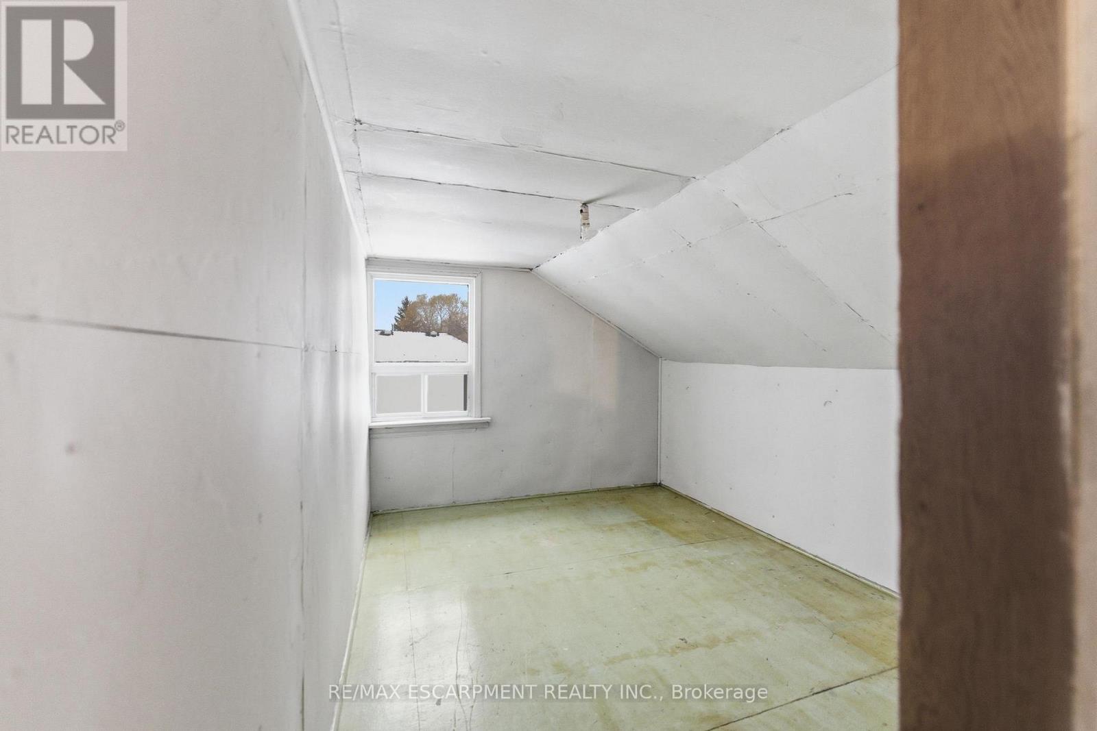 314 Hawkridge Avenue, Hamilton, Ontario  L9C 3L2 - Photo 15 - X12845684