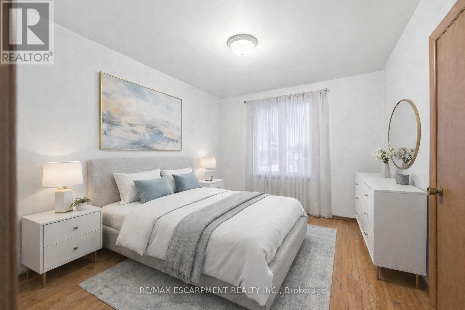 314 Hawkridge Avenue, Hamilton, Ontario  L9C 3L2 - Photo 8 - X12845684