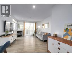 302 122 E 3RD STREET, North Vancouver, British Columbia