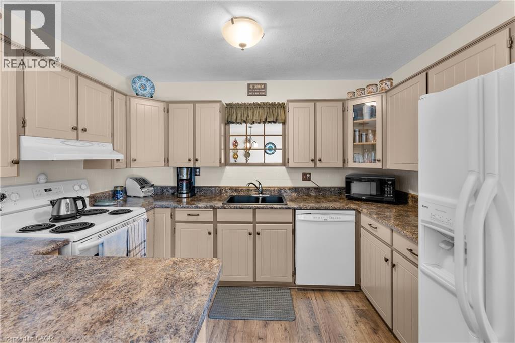 74 Tecumseh Street, St. Catharines, Ontario  L2M 2M6 - Photo 9 - 40809653