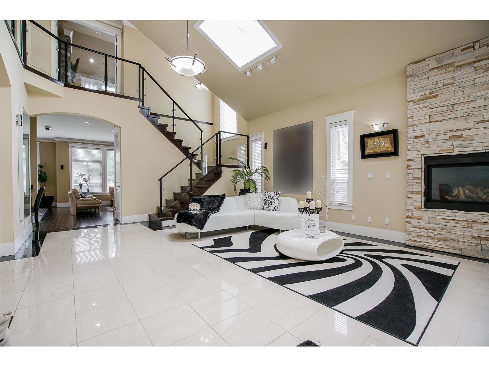 15075 70a Avenue, Surrey, British Columbia  V3S 2E2 - Photo 3 - R3094503