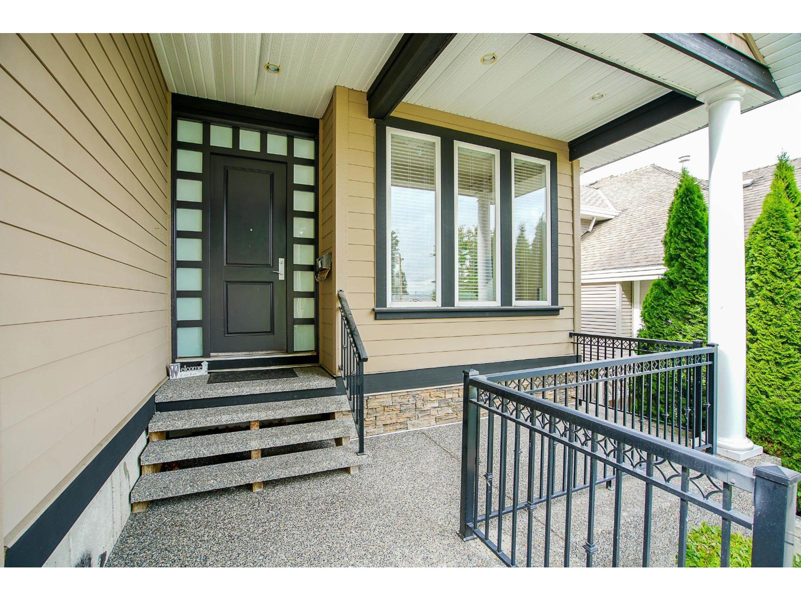 15075 70a Avenue, Surrey, British Columbia  V3S 2E2 - Photo 2 - R3094503