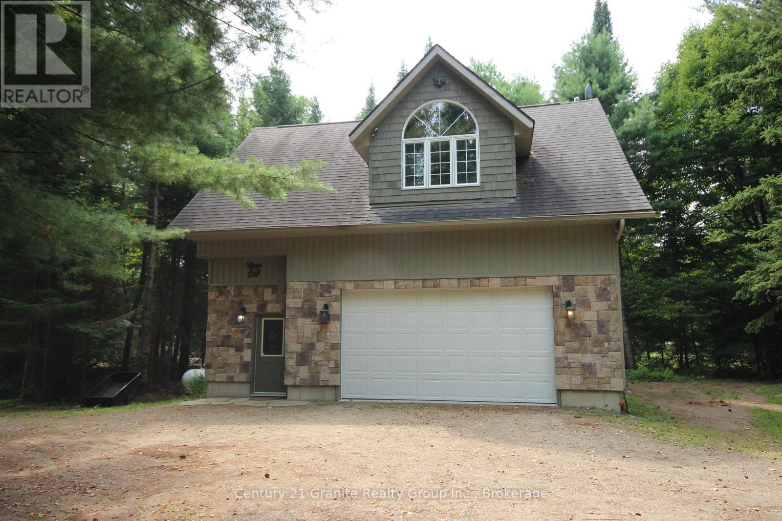 1082 Green Lake Road, Algonquin Highlands, Ontario  K0M 1J1 - Photo 2 - X12806862