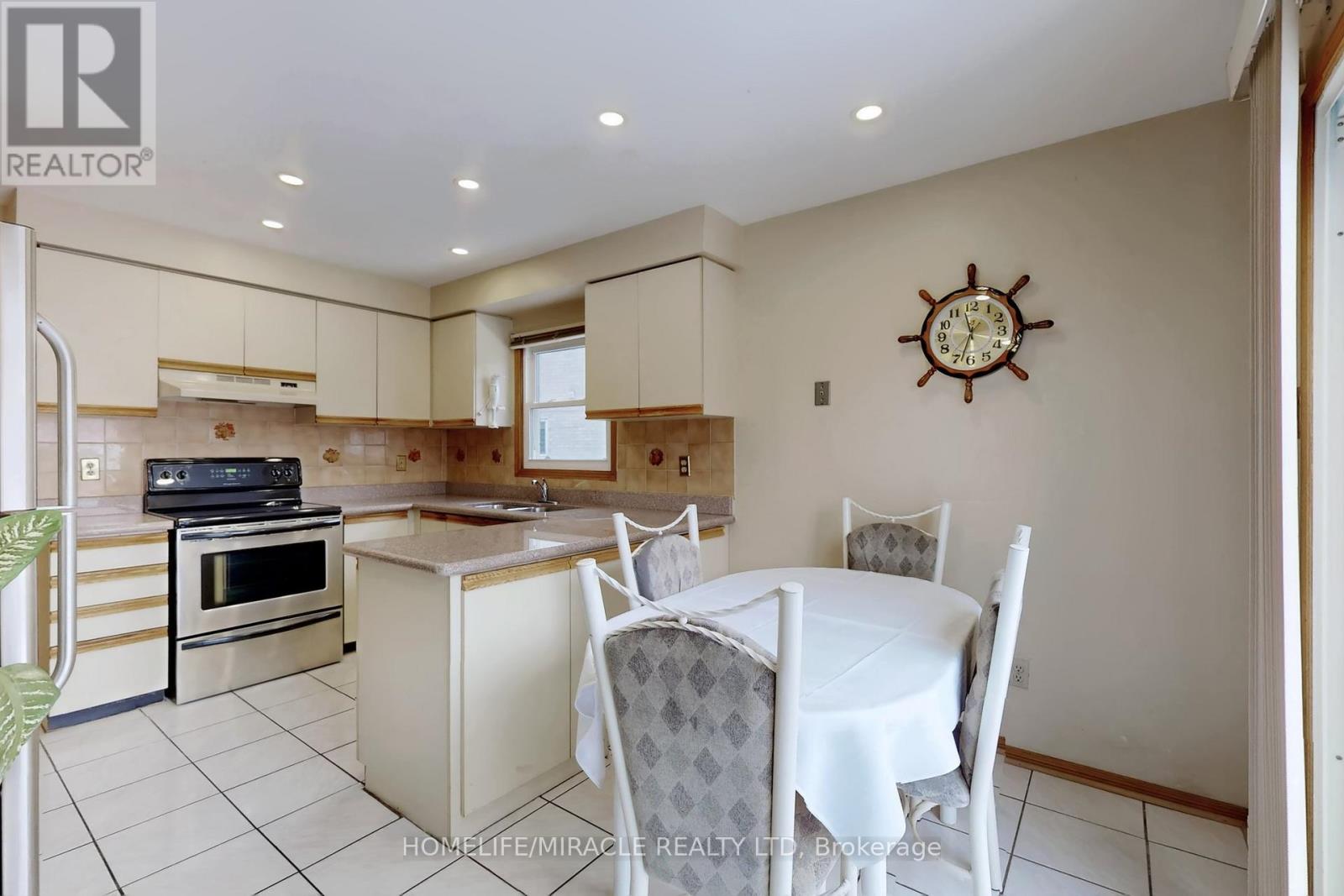 14 Rodwell Court, Brampton, Ontario  L6Y 4G7 - Photo 13 - W12681906