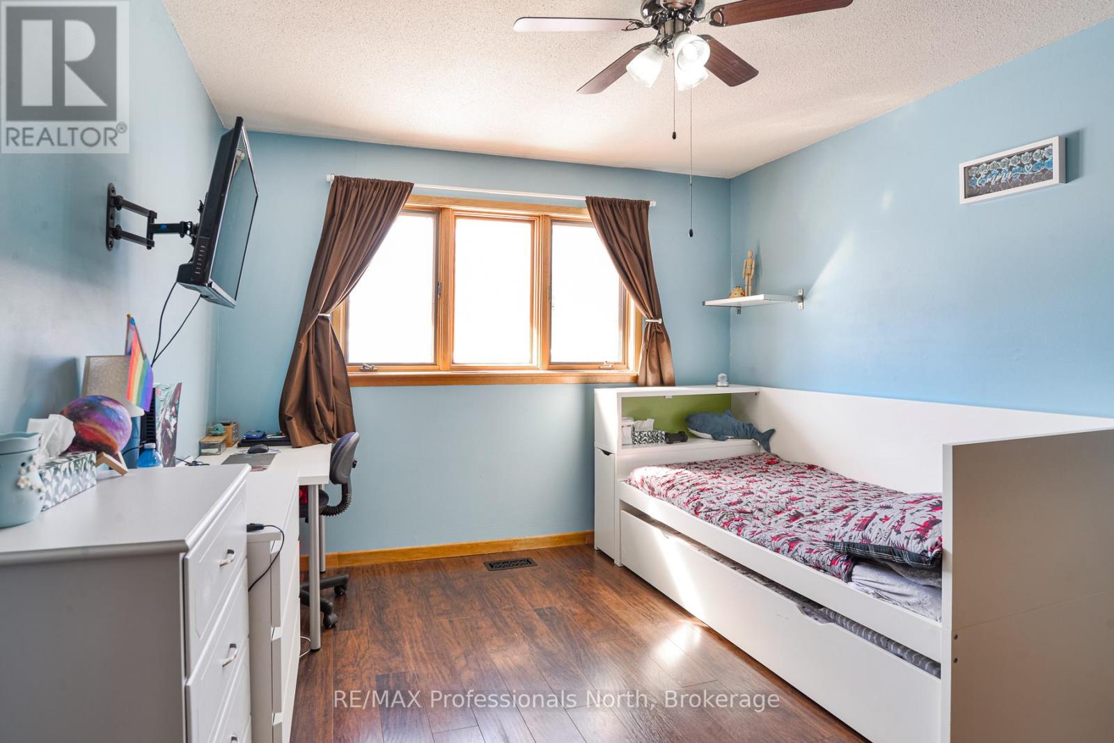 240 Oriole Crescent, Gravenhurst, Ontario  P1P 1C6 - Photo 11 - X12845834