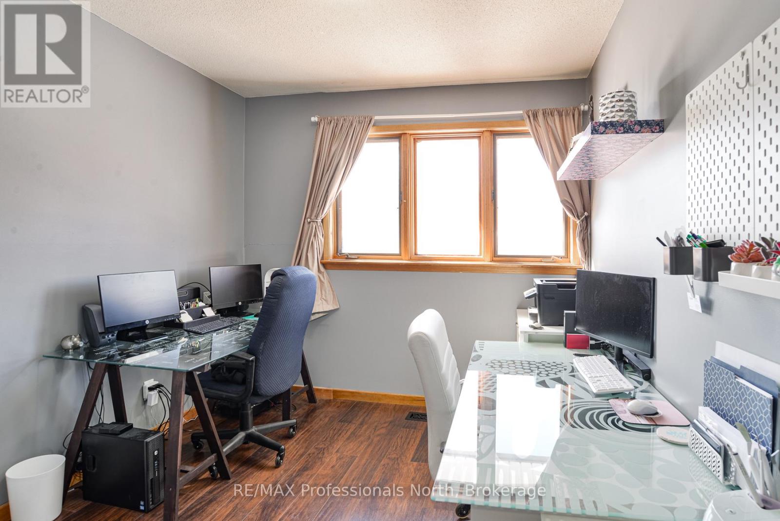 240 Oriole Crescent, Gravenhurst, Ontario  P1P 1C6 - Photo 12 - X12845834