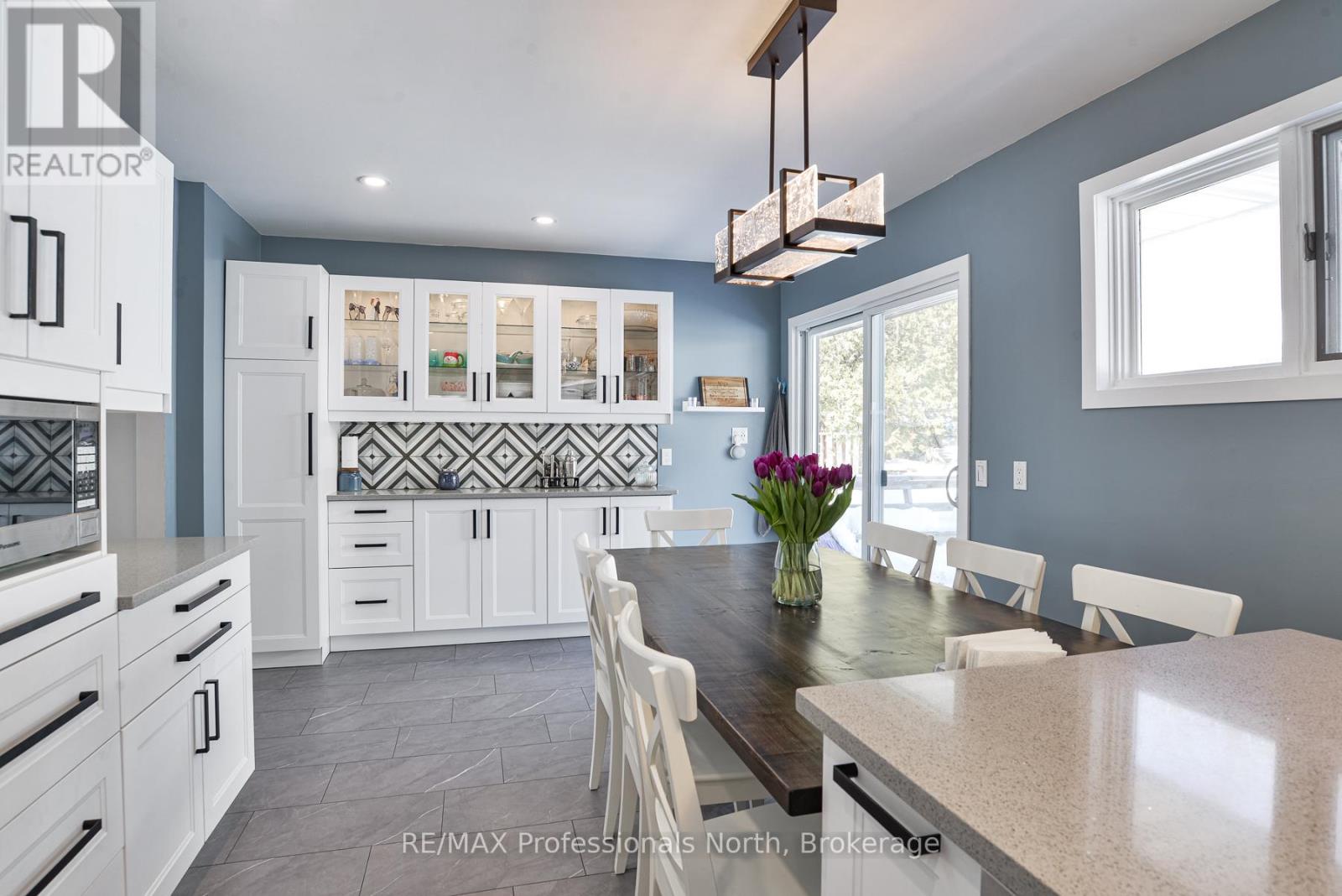 240 Oriole Crescent, Gravenhurst, Ontario  P1P 1C6 - Photo 8 - X12845834