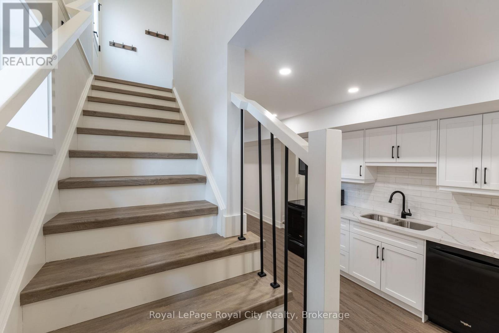 255 Normandy Avenue, Waterloo, Ontario  N2K 1X6 - Photo 31 - X12845890