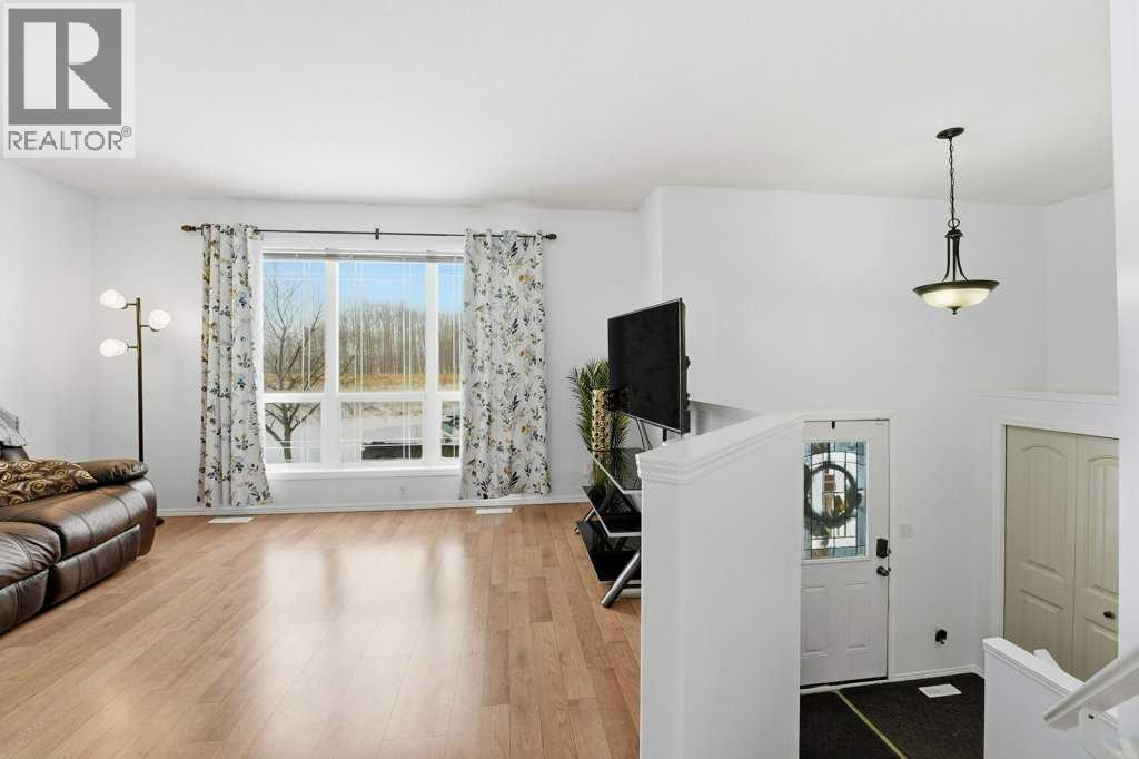 268 Kingston Drive, Red Deer, Alberta  T4P 0A7 - Photo 2 - A2287230