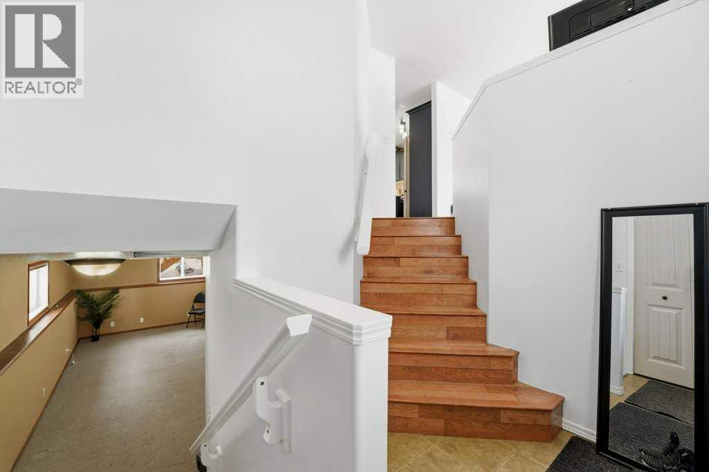 268 Kingston Drive, Red Deer, Alberta  T4P 0A7 - Photo 3 - A2287230