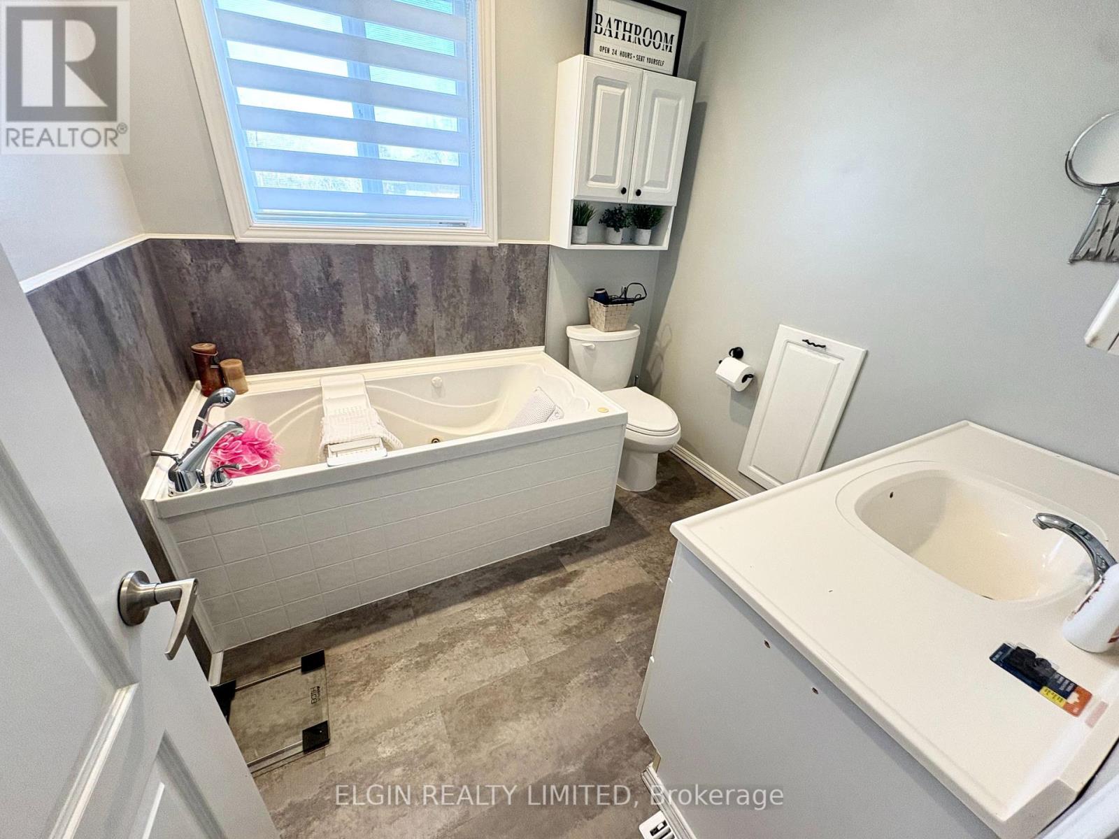 66 Aldborough Avenue, St. Thomas, Ontario  N5R 5H2 - Photo 13 - X12845804