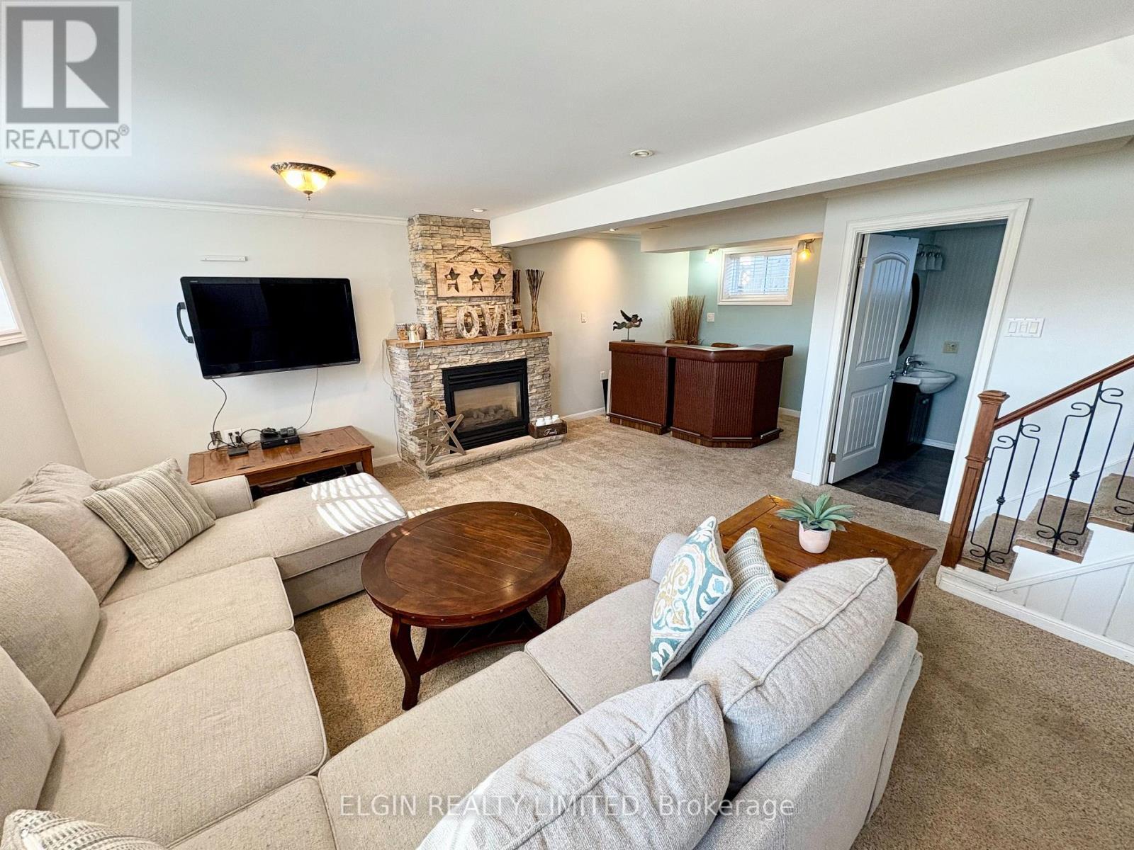 66 Aldborough Avenue, St. Thomas, Ontario  N5R 5H2 - Photo 5 - X12845804