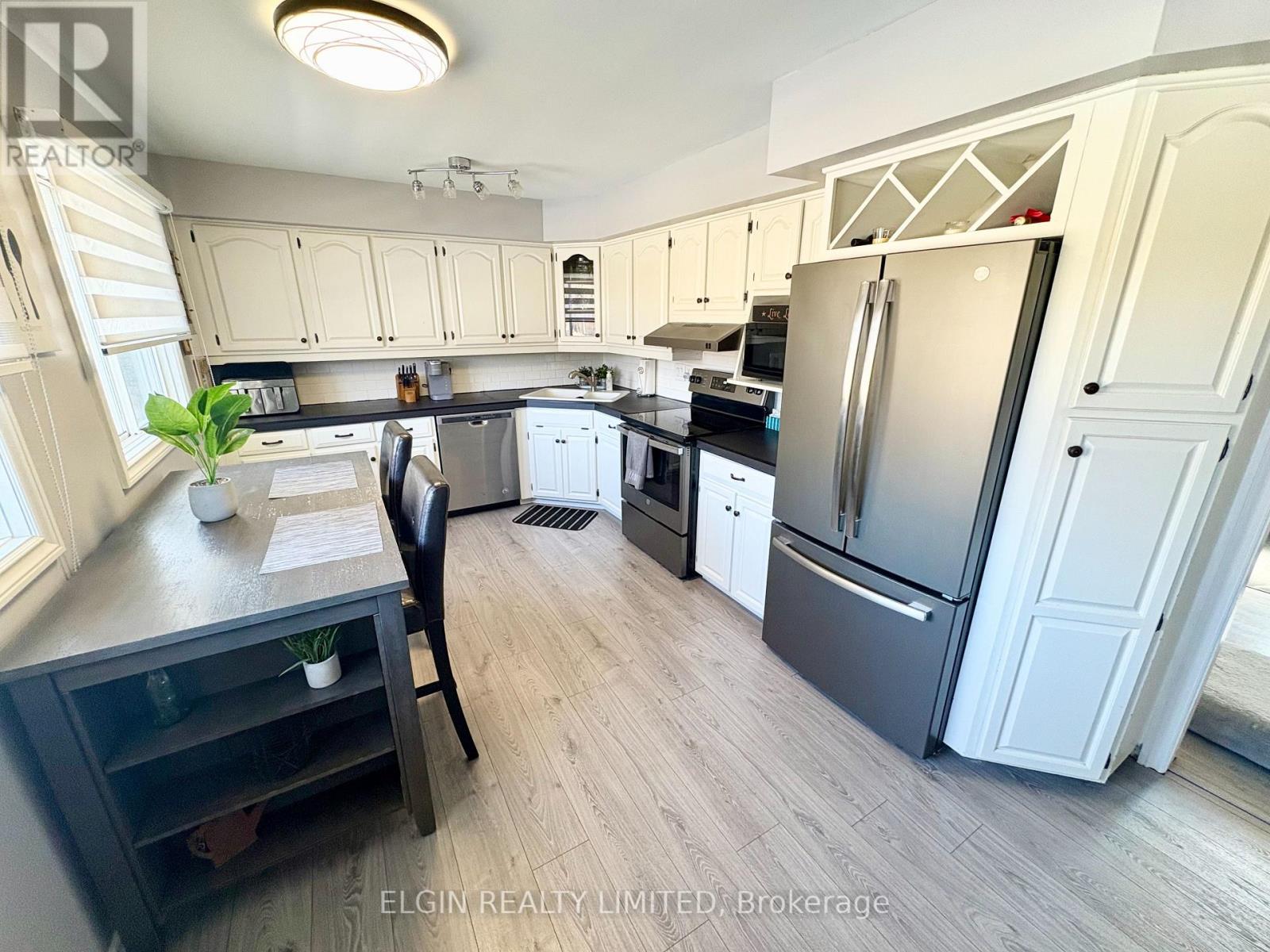 66 Aldborough Avenue, St. Thomas, Ontario  N5R 5H2 - Photo 7 - X12845804