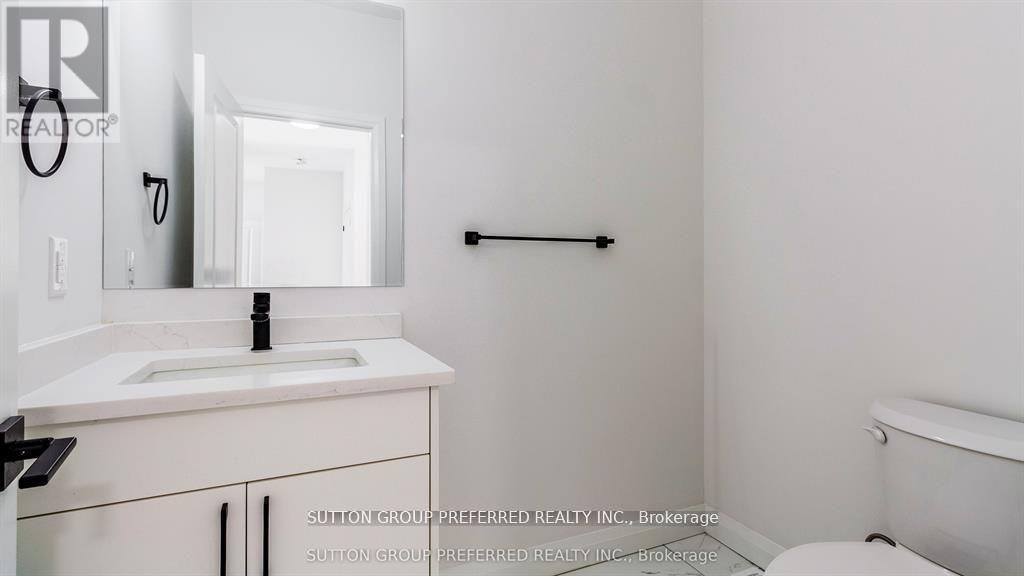 1041 Karenana Road, London South (South U), Ontario  N6M 0K2 - Photo 13 - X12845814