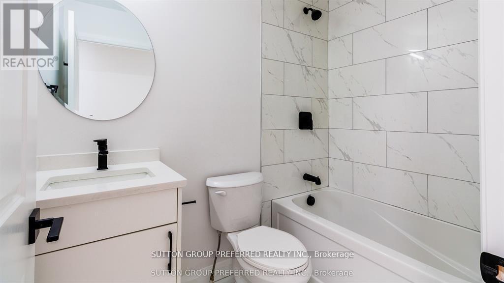 1041 Karenana Road, London South (South U), Ontario  N6M 0K2 - Photo 15 - X12845814