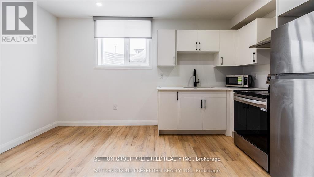 1041 Karenana Road, London South (South U), Ontario  N6M 0K2 - Photo 28 - X12845814