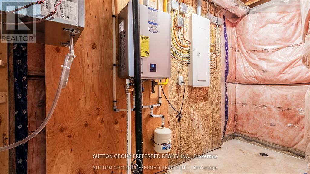 1041 Karenana Road, London South (South U), Ontario  N6M 0K2 - Photo 37 - X12845814