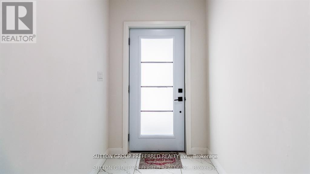 1041 Karenana Road, London South (South U), Ontario  N6M 0K2 - Photo 4 - X12845814