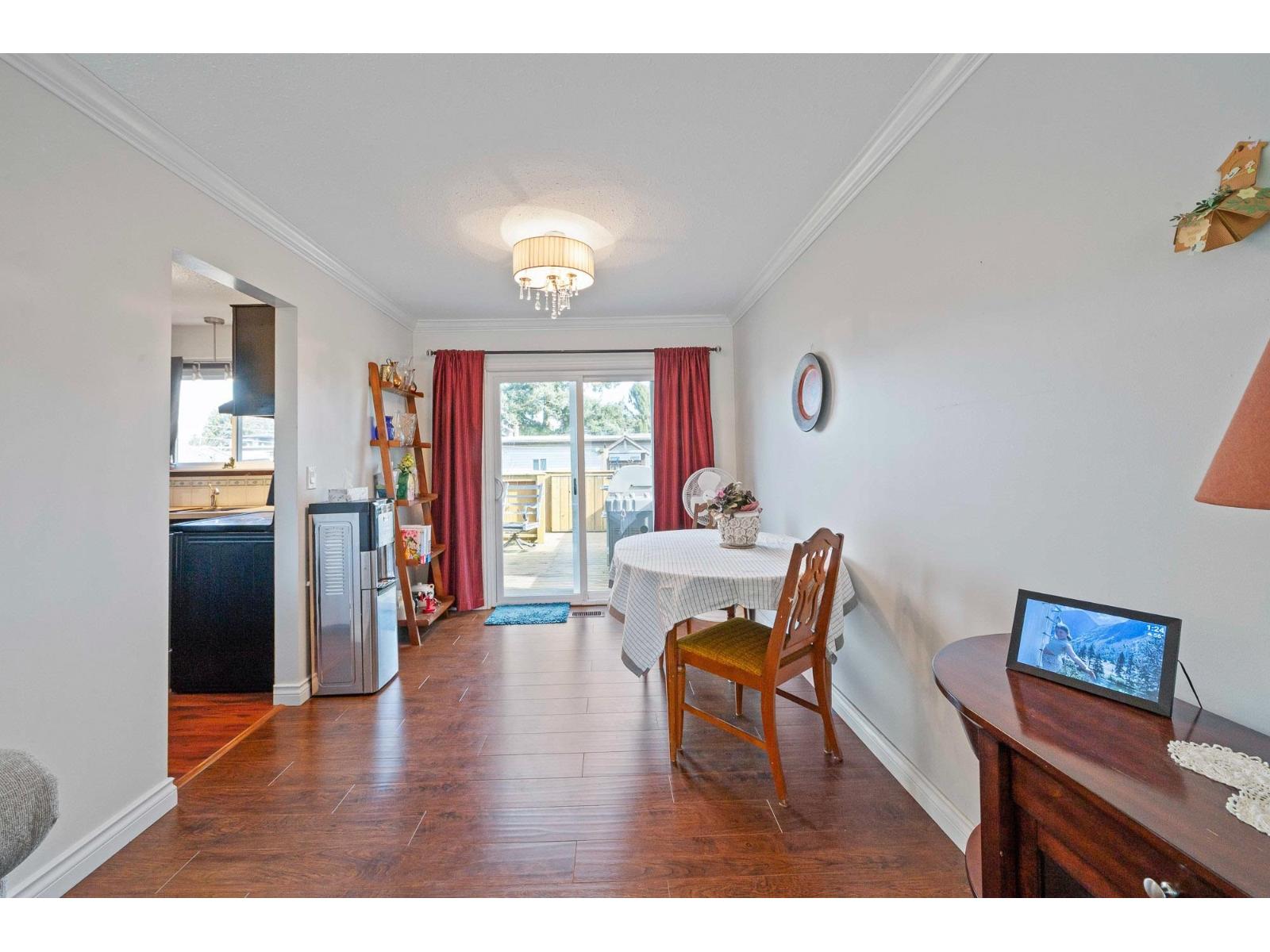 2096 Martens Street, Abbotsford, British Columbia  V2S 5W6 - Photo 8 - R3095523