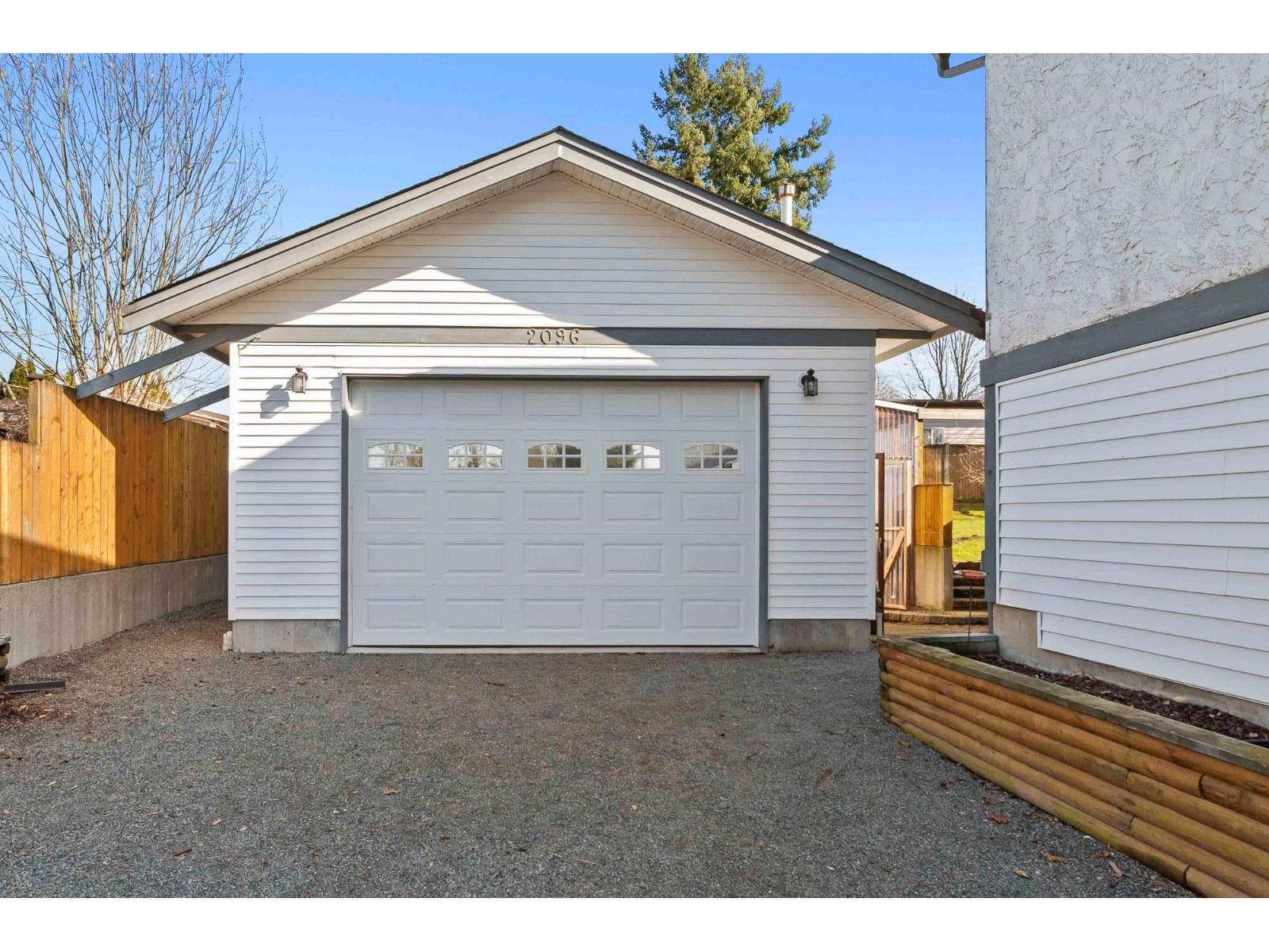 2096 Martens Street, Abbotsford, British Columbia  V2S 5W6 - Photo 32 - R3095523