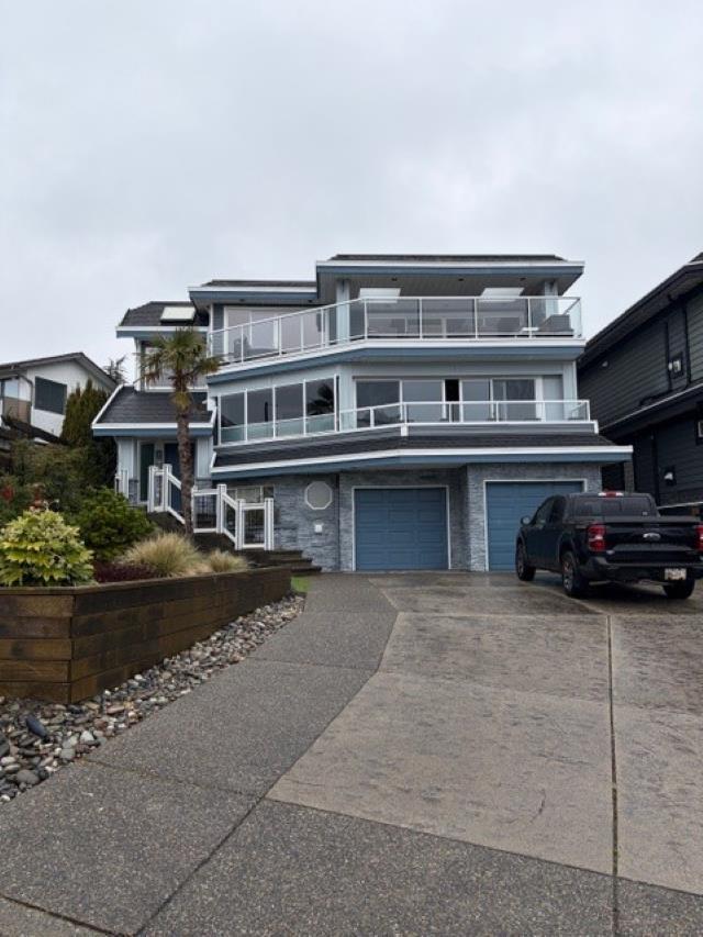 15587 SEMIAHMOO AVENUE, White Rock, British Columbia