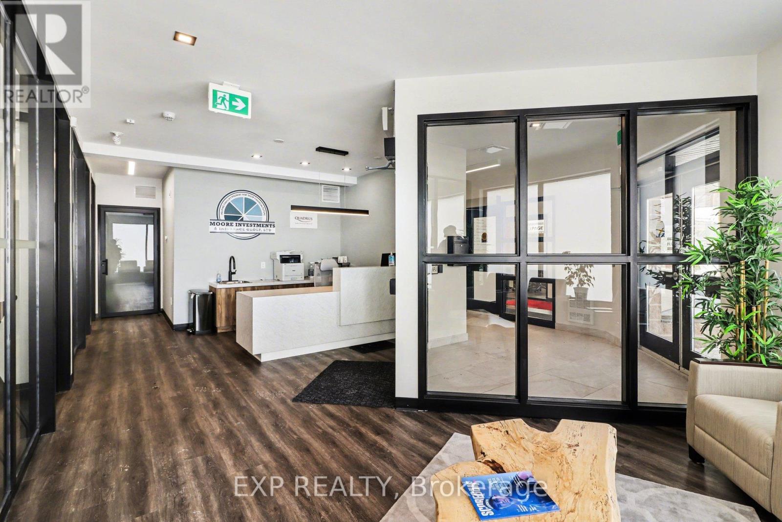 2 - 2062 St Joseph Boulevard, Ottawa, Ontario  K1C 1E6 - Photo 3 - X12845780