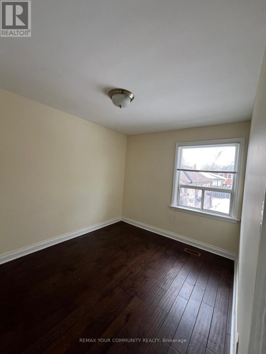 Upper - 233 Beta Street, Toronto, Ontario  M8W 4H7 - Photo 14 - W12845088