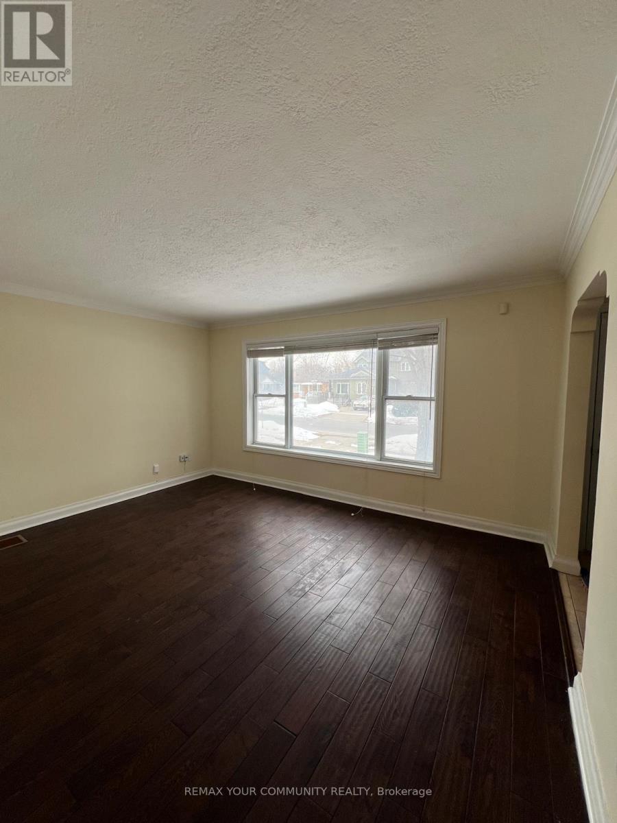 Upper - 233 Beta Street, Toronto, Ontario  M8W 4H7 - Photo 10 - W12845088