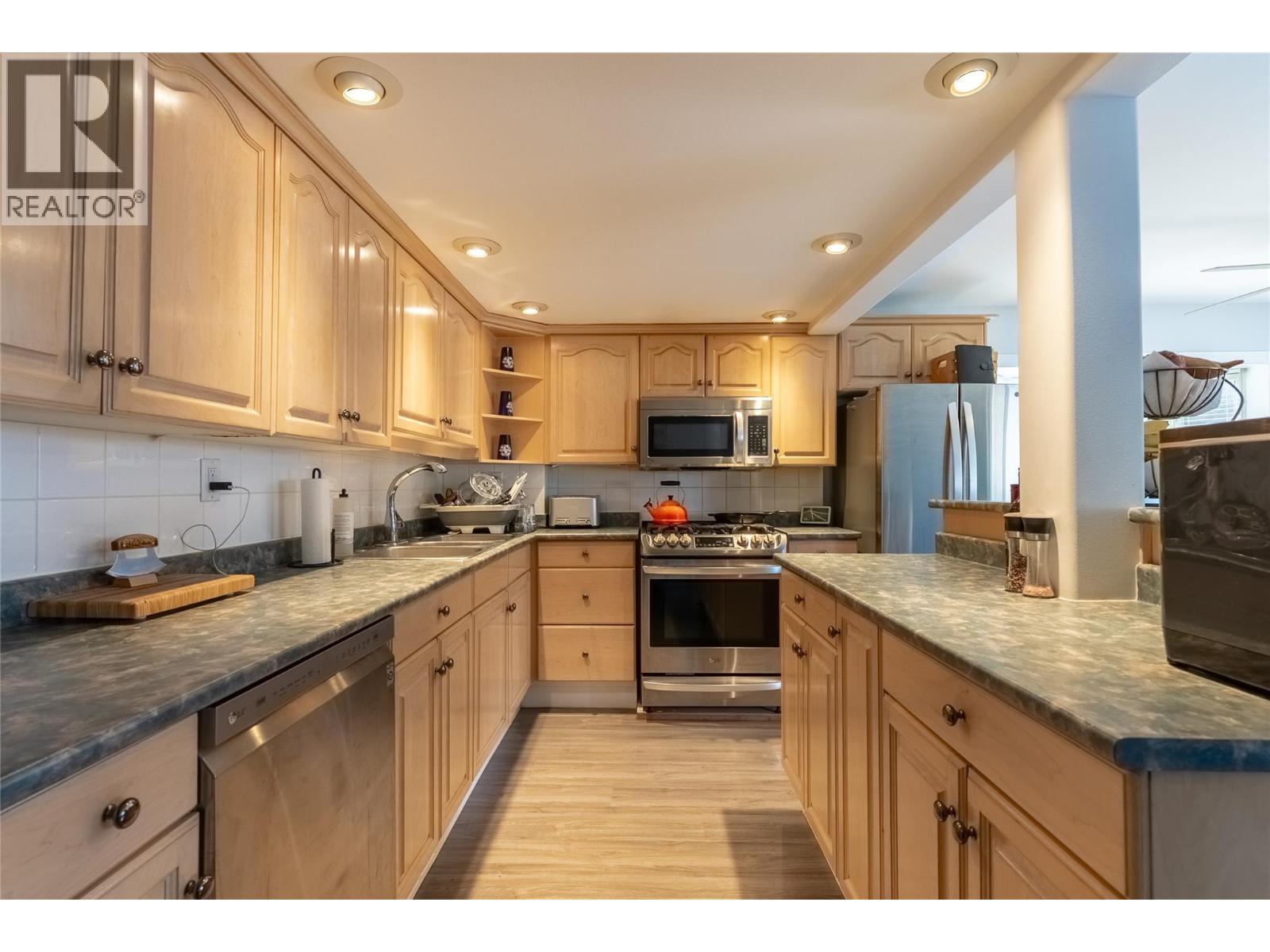 450 Opal Drive, Logan Lake, British Columbia  V0K 1W0 - Photo 2 - 10377985