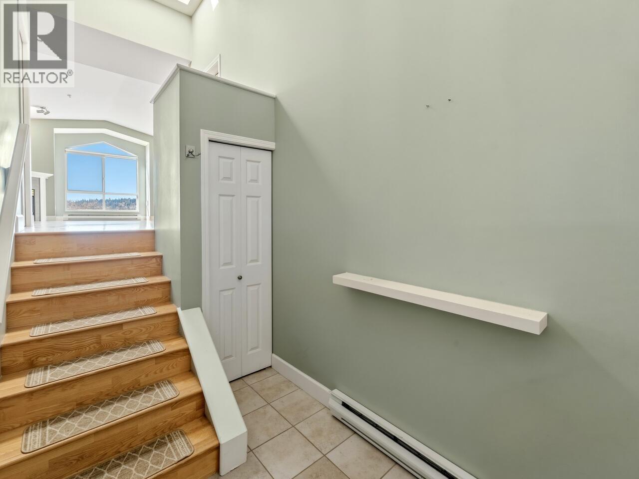 1141 O'flaherty Gate, Port Coquitlam, British Columbia  V3C 6H2 - Photo 2 - R3096112