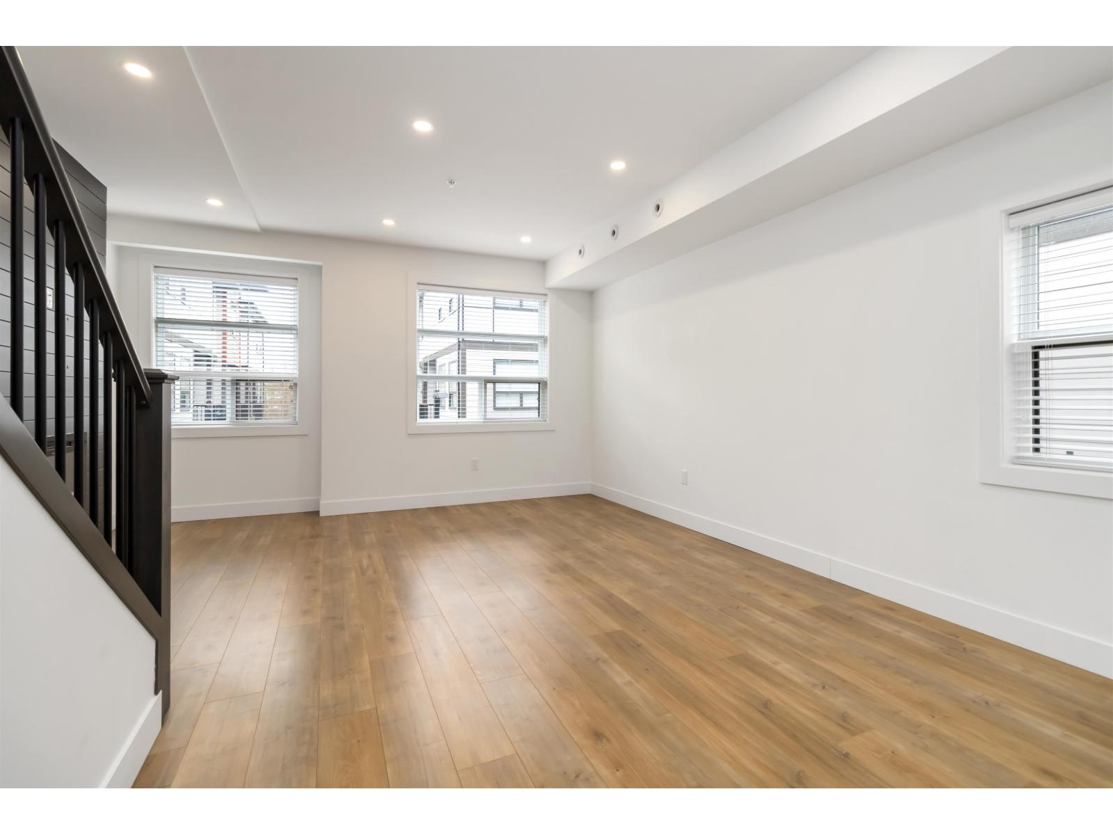 10 32970 Tunbridge Avenue, Mission, British Columbia  V2V 6X9 - Photo 3 - R3095193