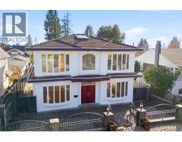 213 W 28TH STREET, North Vancouver, British Columbia