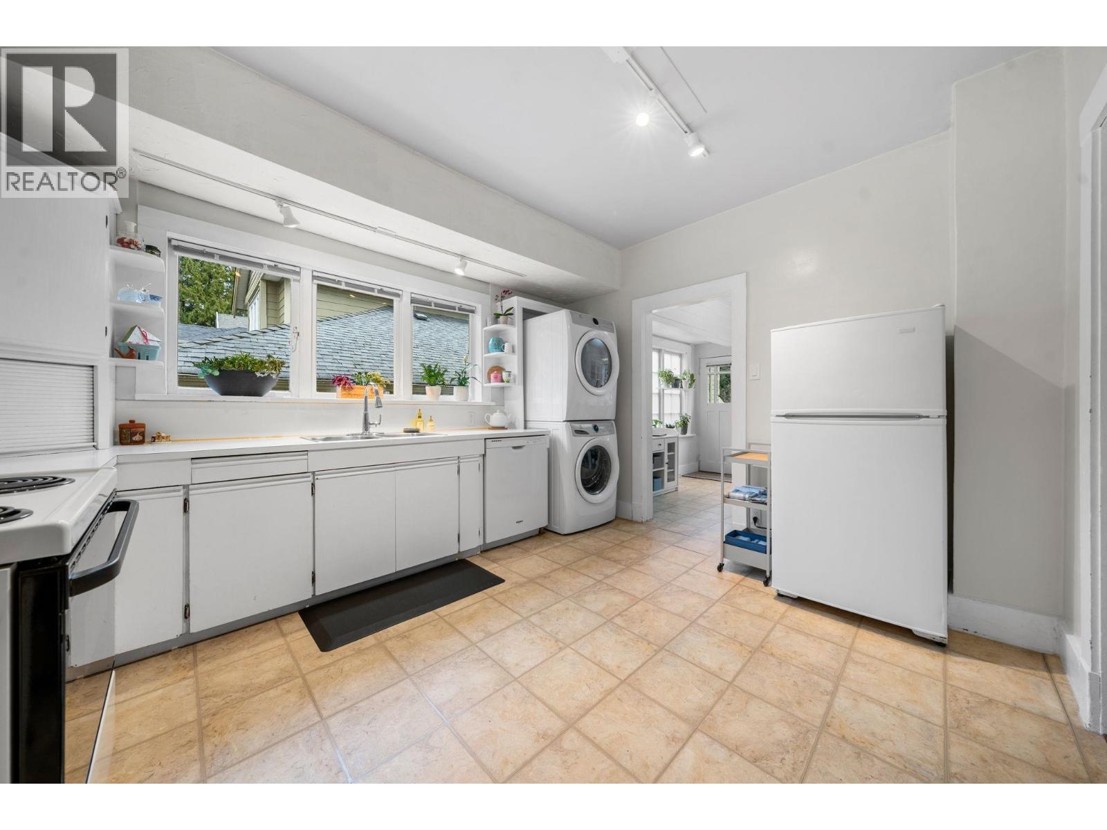 163 E Kings Road, North Vancouver, British Columbia  V7N 1H4 - Photo 14 - R3096151