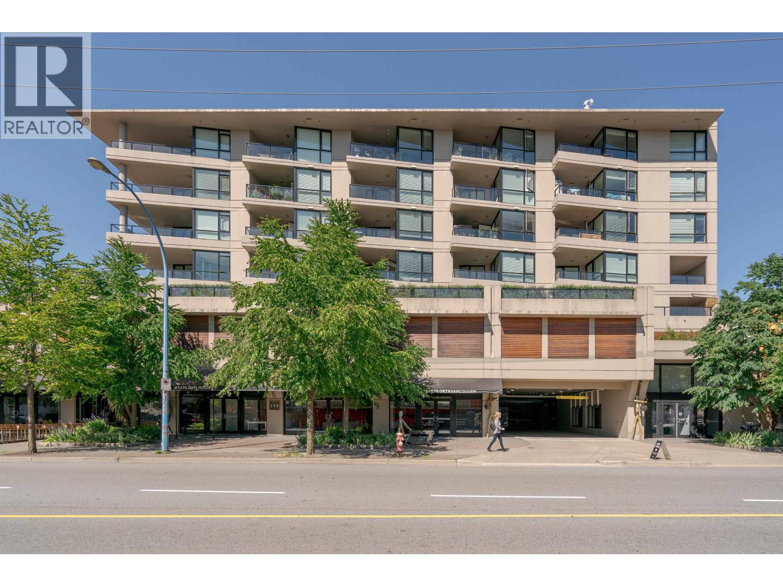 302 160 W 3RD STREET, North Vancouver, British Columbia