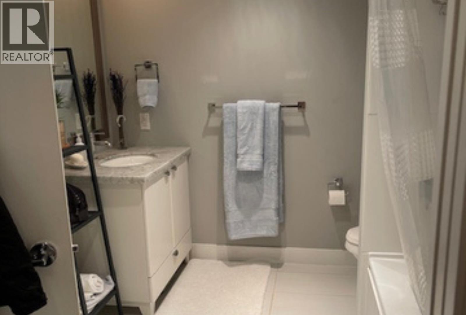 302 160 W 3rd Street, North Vancouver, British Columbia  V7M 0A9 - Photo 14 - R3095253