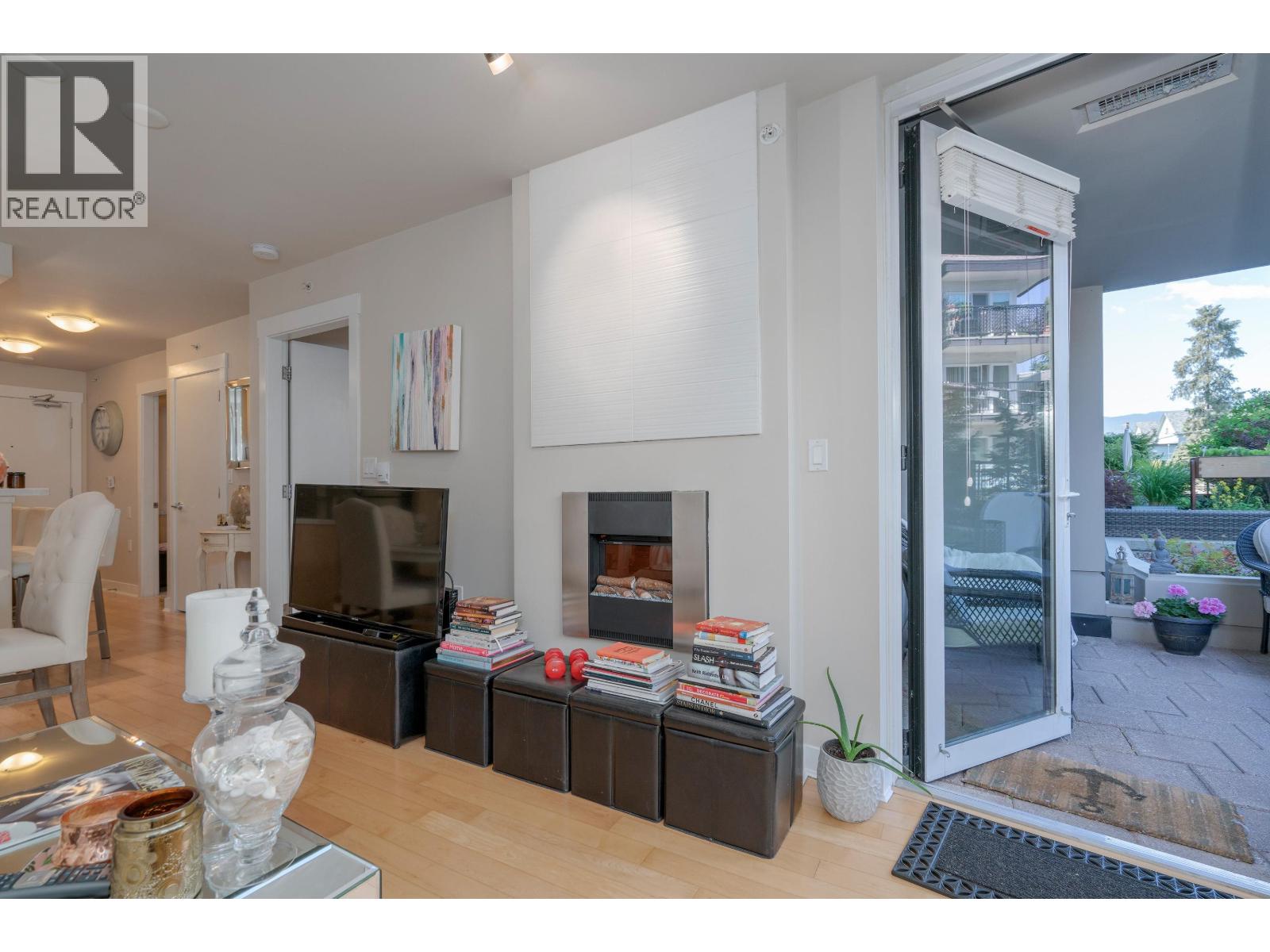 302 160 W 3rd Street, North Vancouver, British Columbia  V7M 0A9 - Photo 6 - R3095253