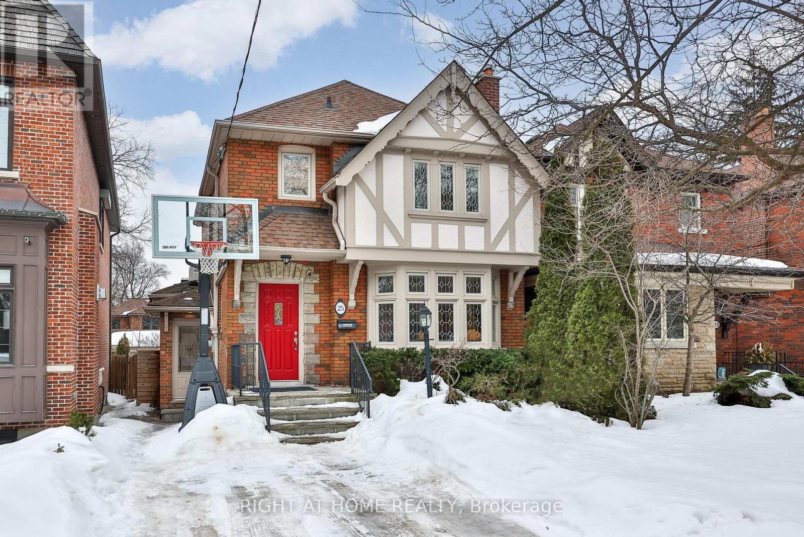 25 FLEMING CRESCENT, Toronto, Ontario