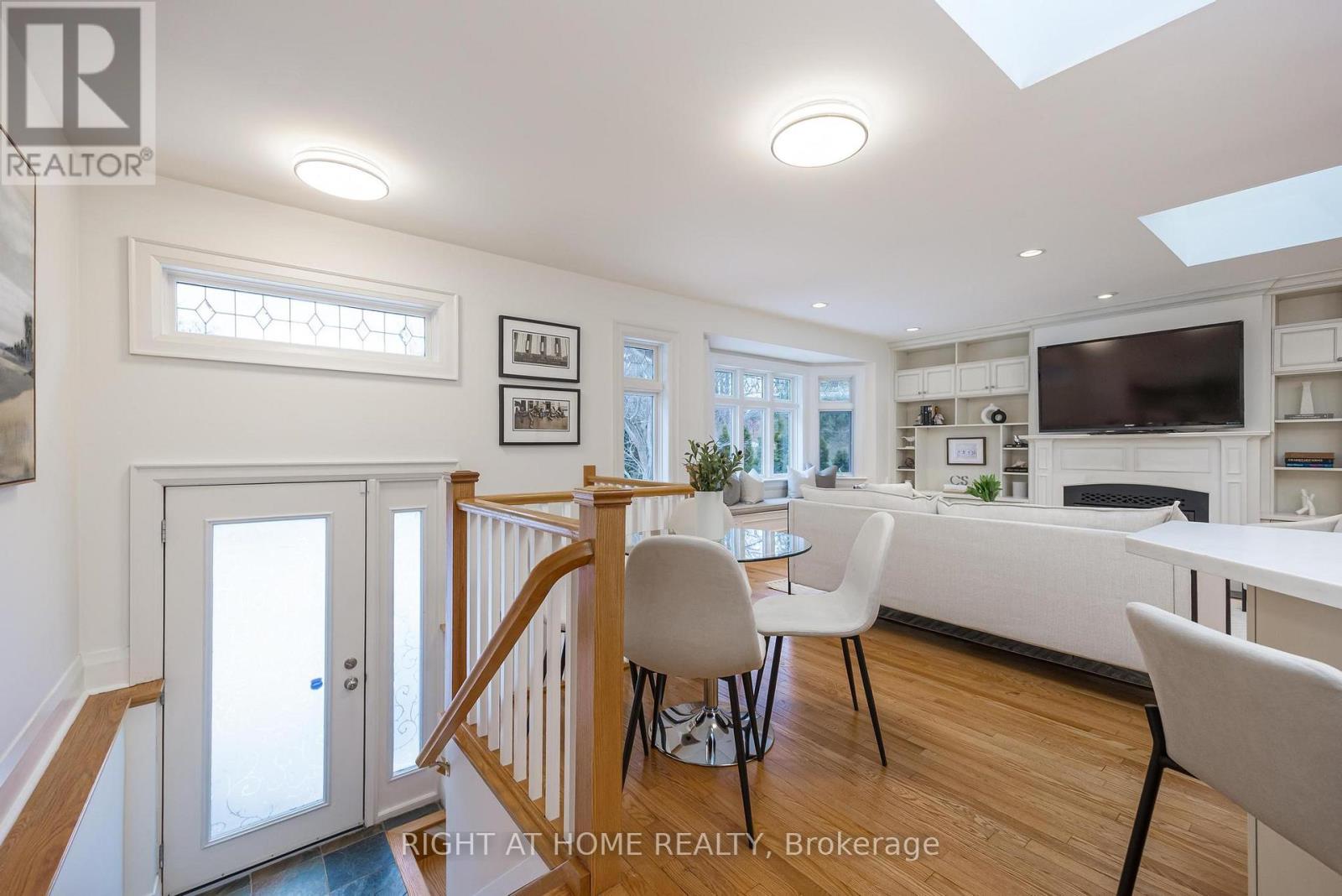 25 Fleming Crescent, Toronto, Ontario  M4G 2A9 - Photo 10 - C12845798