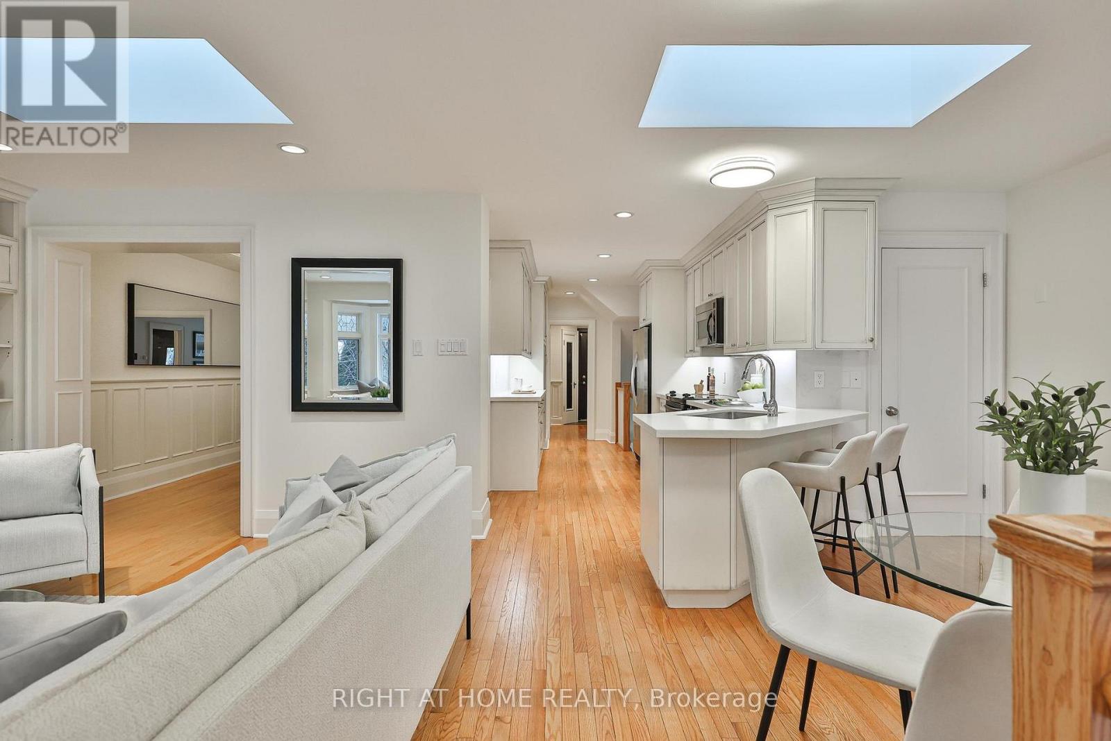 25 Fleming Crescent, Toronto, Ontario  M4G 2A9 - Photo 13 - C12845798