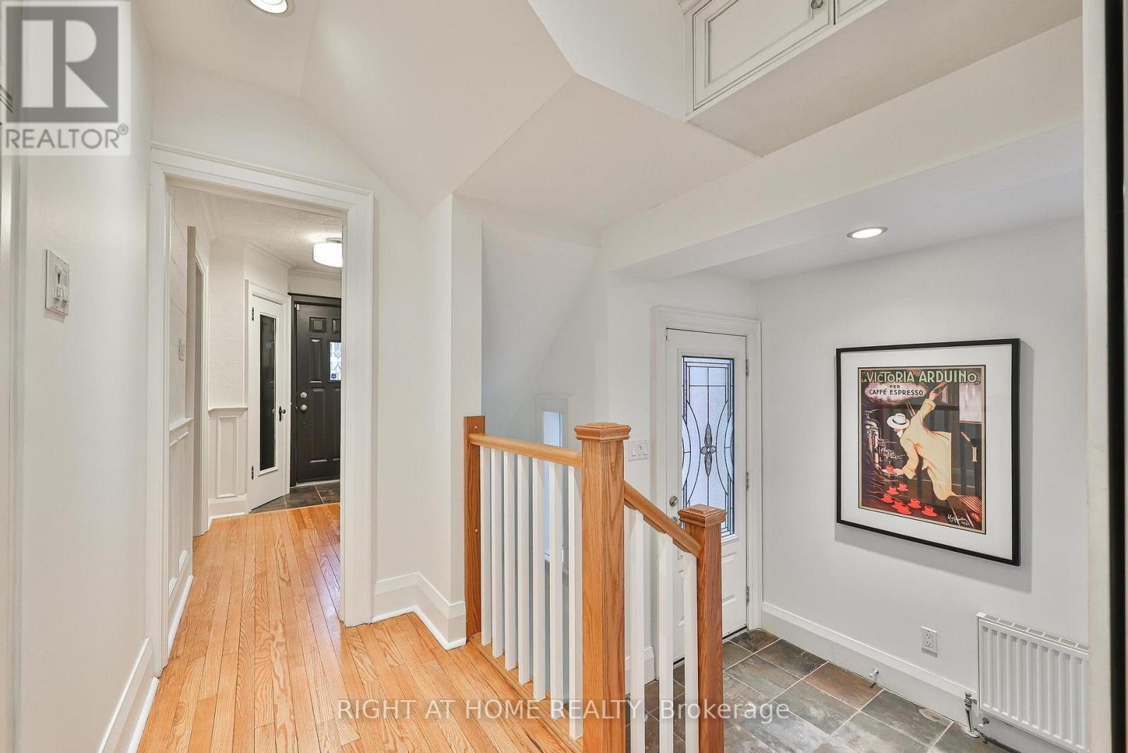 25 Fleming Crescent, Toronto, Ontario  M4G 2A9 - Photo 17 - C12845798