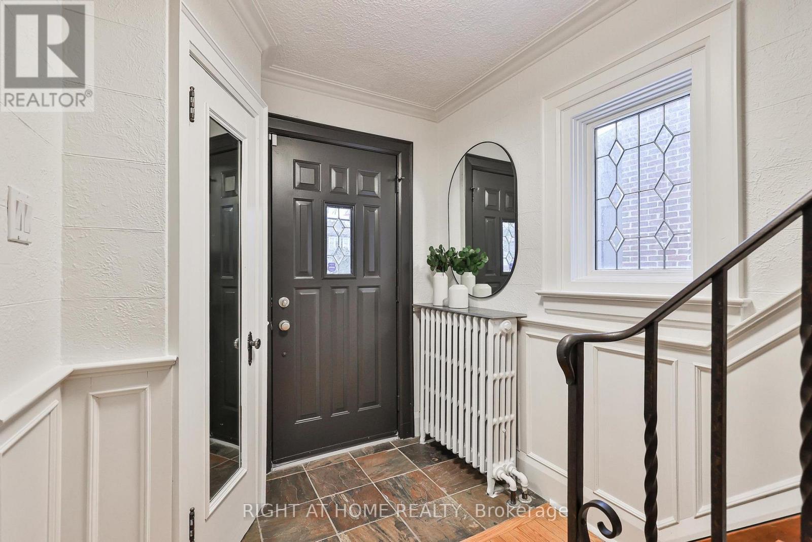 25 Fleming Crescent, Toronto, Ontario  M4G 2A9 - Photo 18 - C12845798