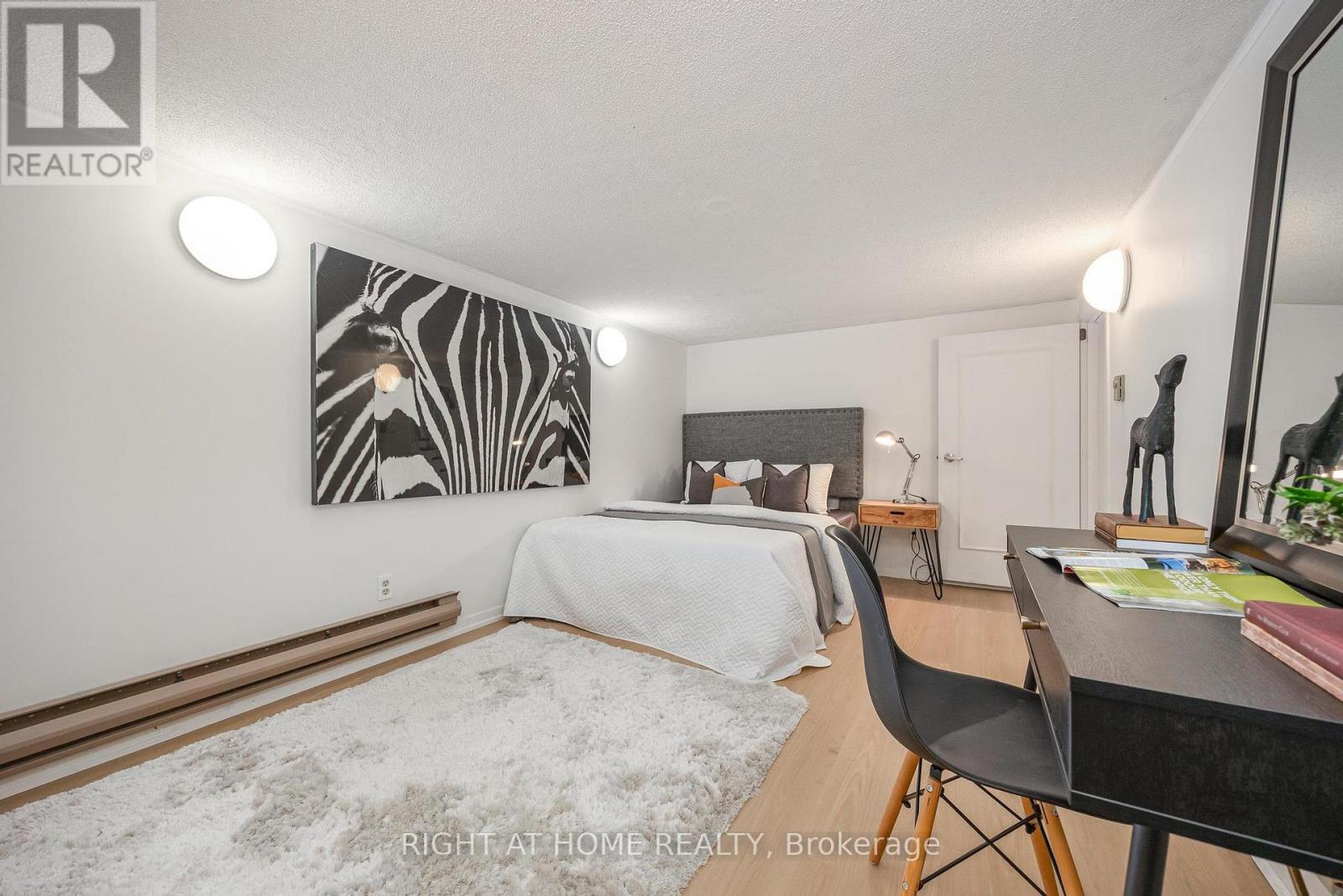 25 Fleming Crescent, Toronto, Ontario  M4G 2A9 - Photo 26 - C12845798