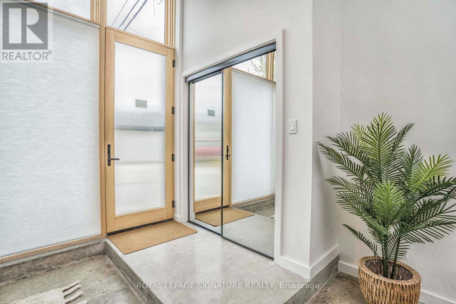 2 - 36 Geary Avenue, Toronto, Ontario  M6H 2B4 - Photo 2 - C12845868