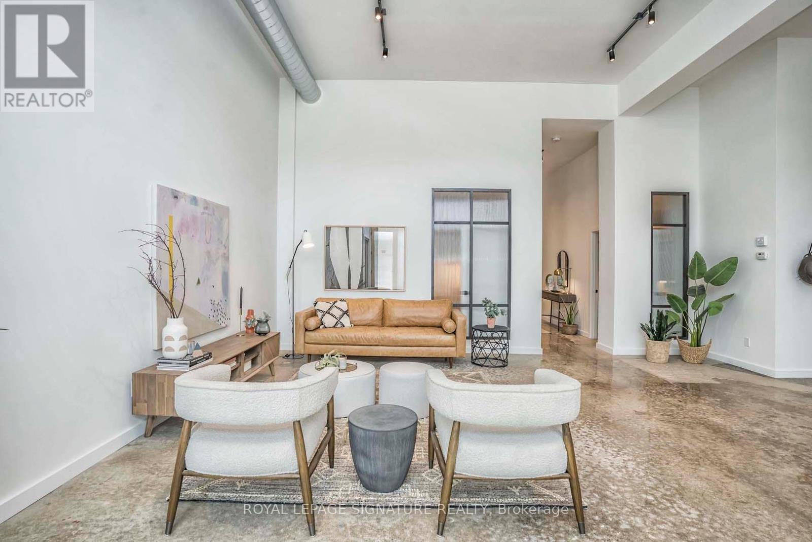 2 - 36 Geary Avenue, Toronto, Ontario  M6H 2B4 - Photo 3 - C12845868