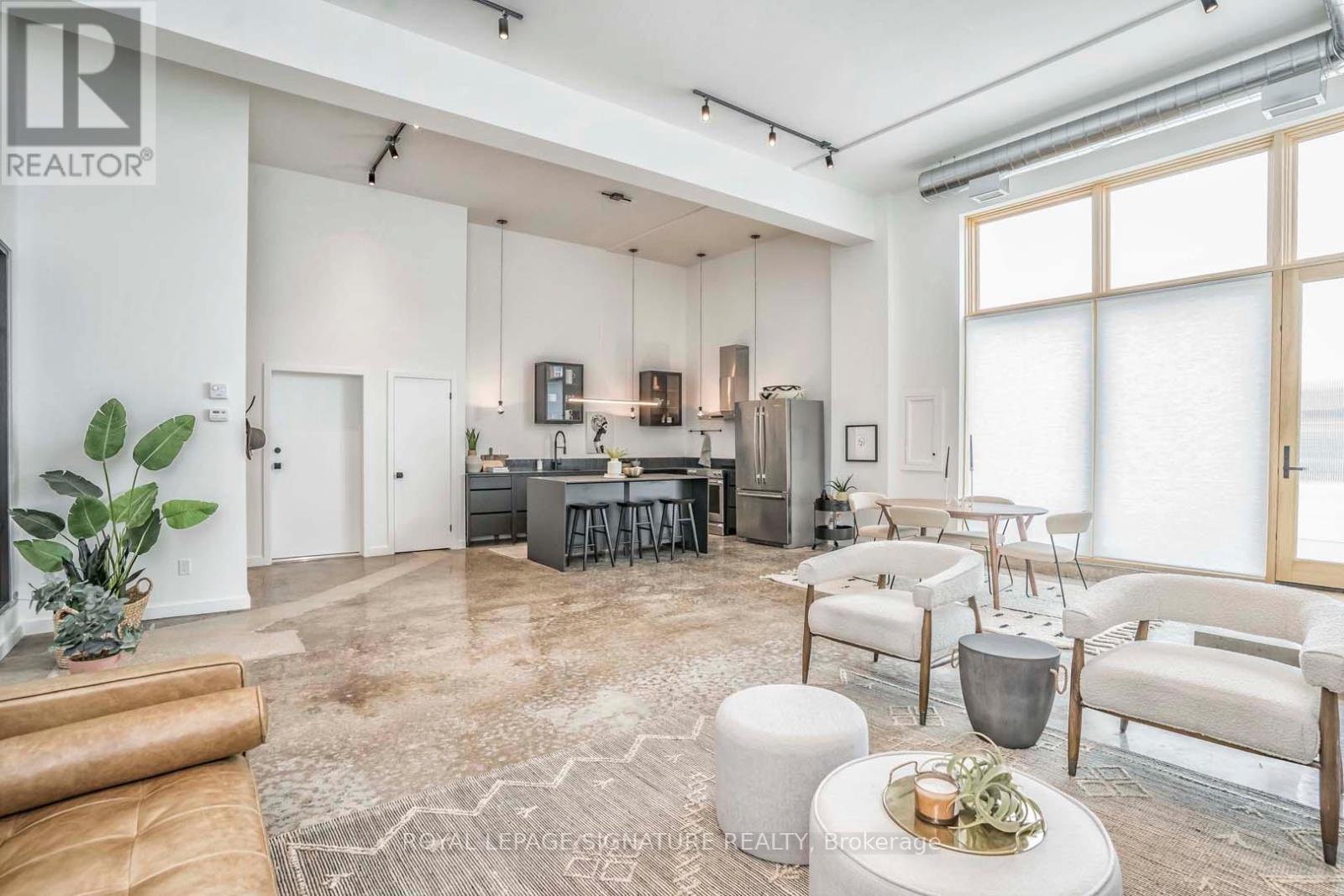 2 - 36 Geary Avenue, Toronto, Ontario  M6H 2B4 - Photo 7 - C12845868